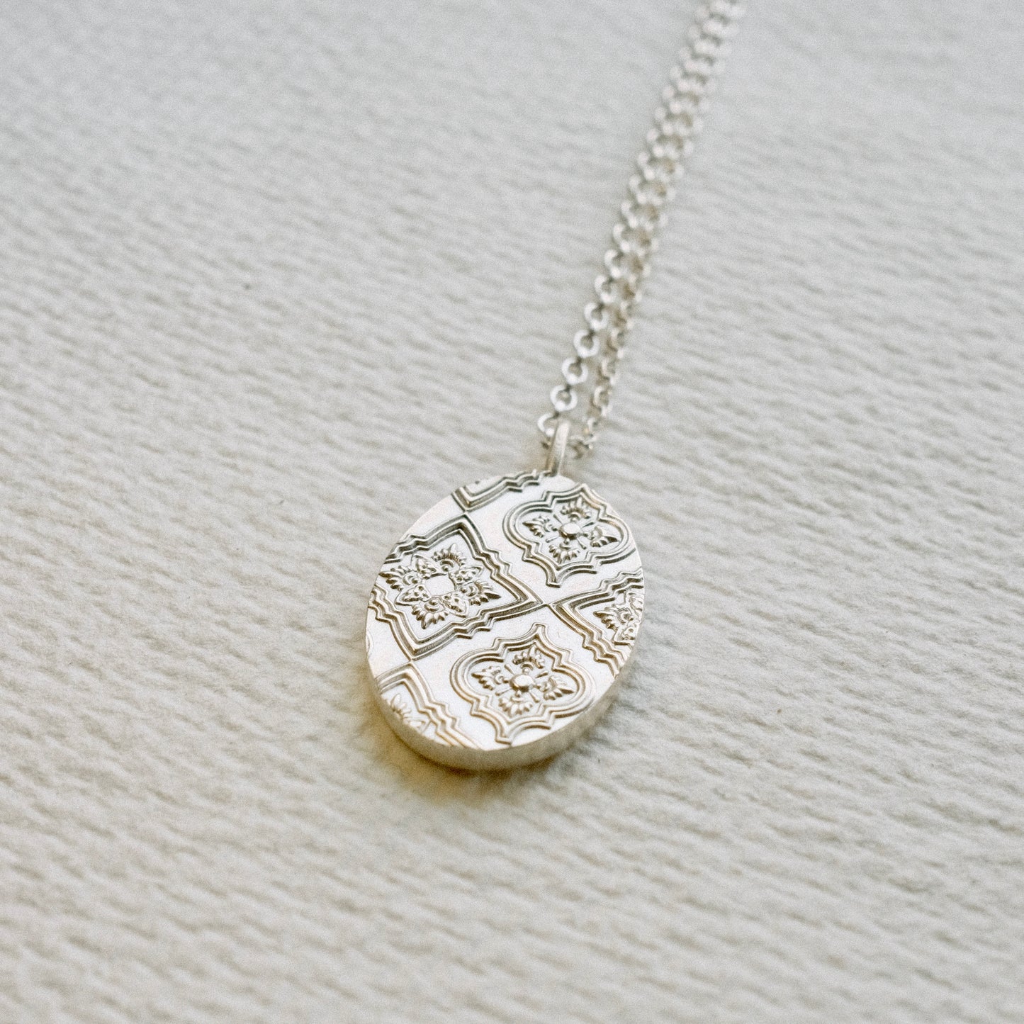 Motif Oval Necklace